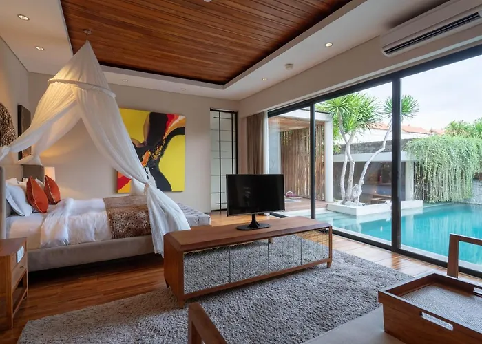 Berry Romantic Villa Seminyak