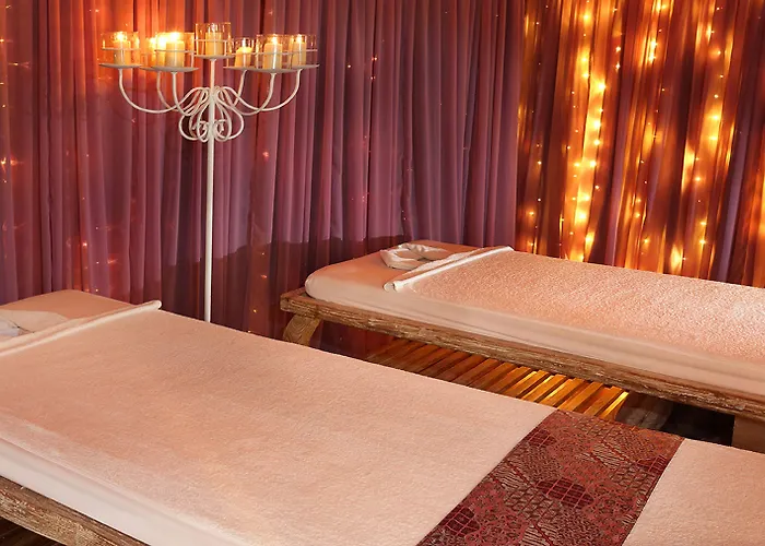 Berry Romantic Villa Seminyak