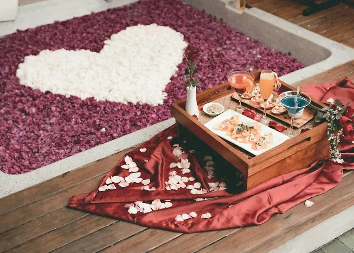 Berry Romantic Villa